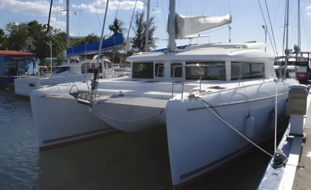 Lagoon 421