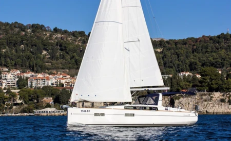 Oceanis 38