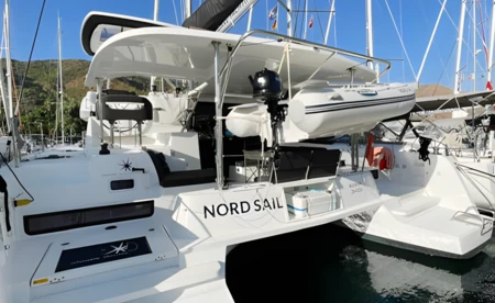 Lagoon 42