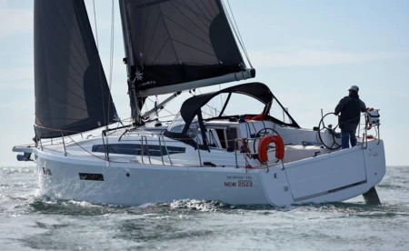 Sun Odyssey 380