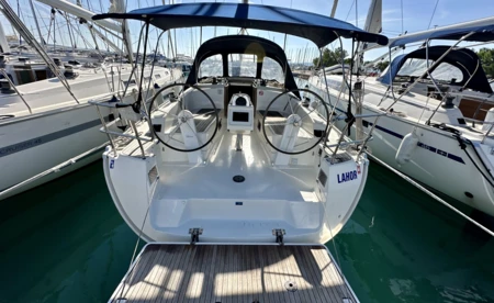 Bavaria Cruiser 37