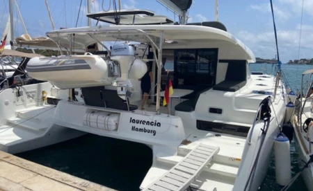 Lagoon 42
