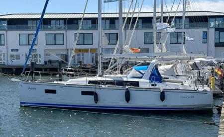 Oceanis 38