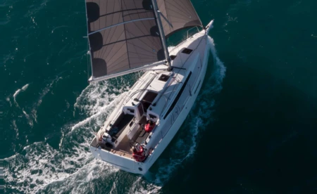 Sun Odyssey 380