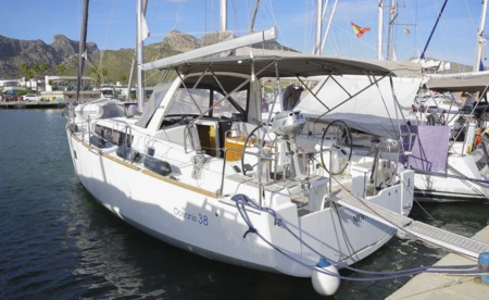 Oceanis 38