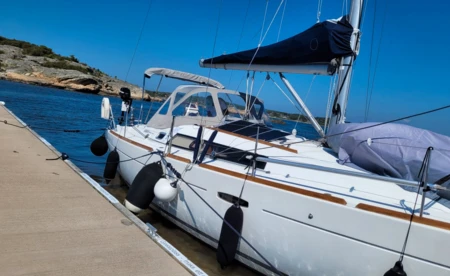 Oceanis 37