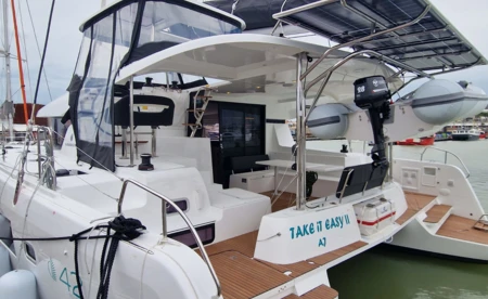 Lagoon 42
