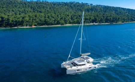 Lagoon 42