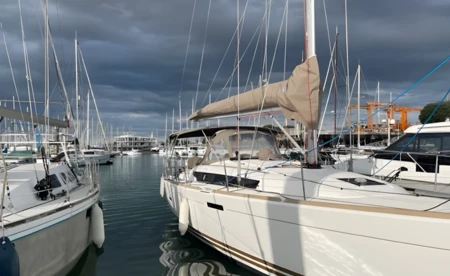 Sun Odyssey 379