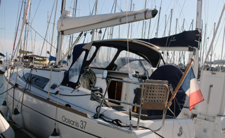 Oceanis 37