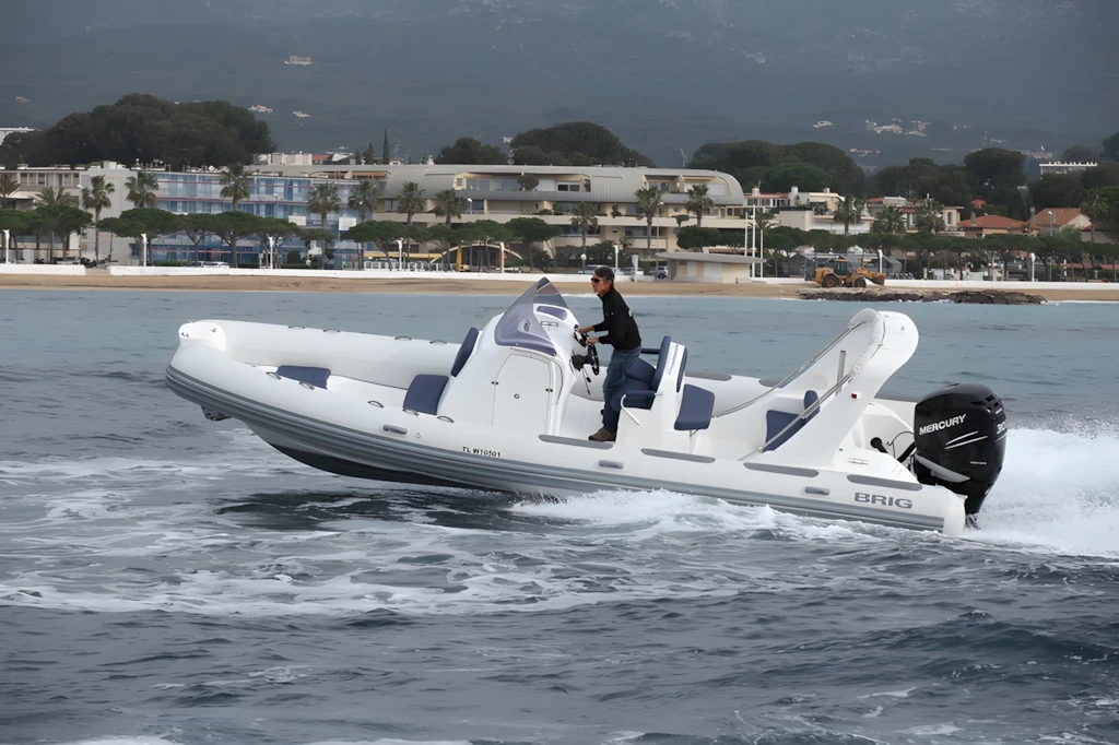 Brig Eagle 780