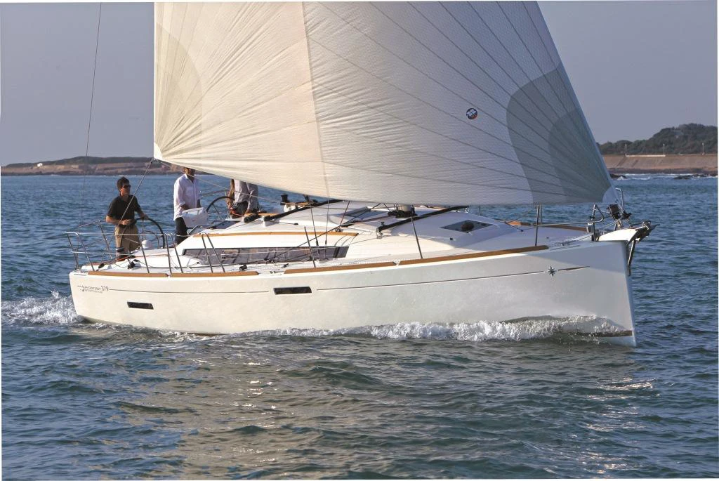 Sun Odyssey 379