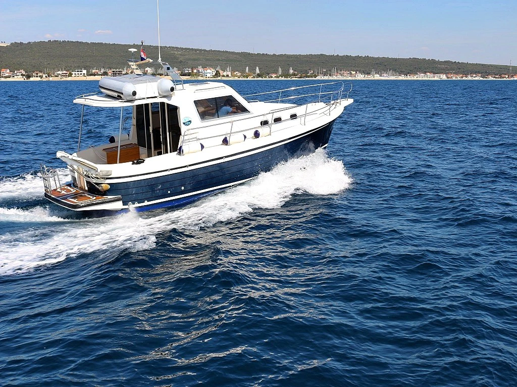 Adria 1002 V