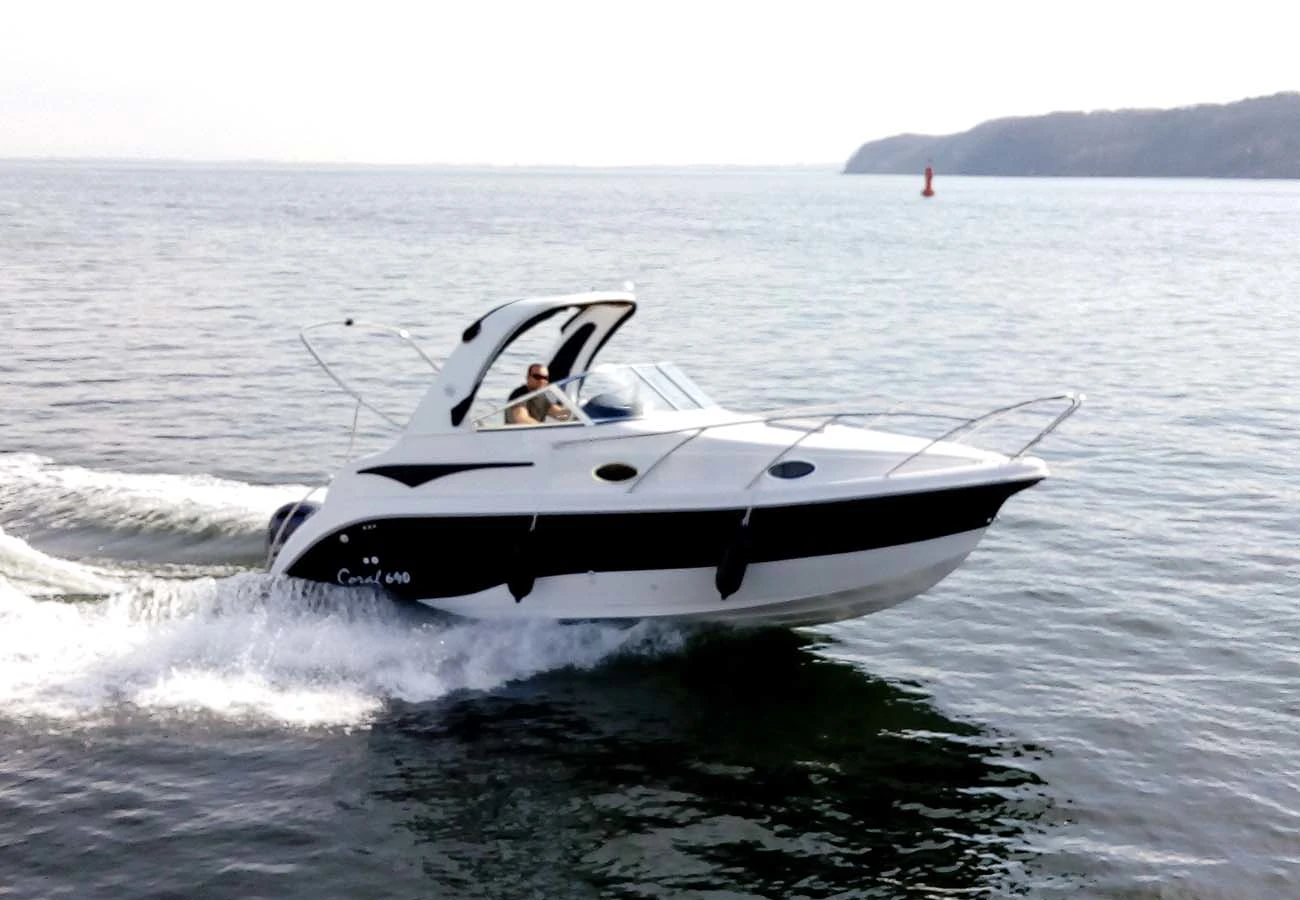 Coral Yacht 690 SC