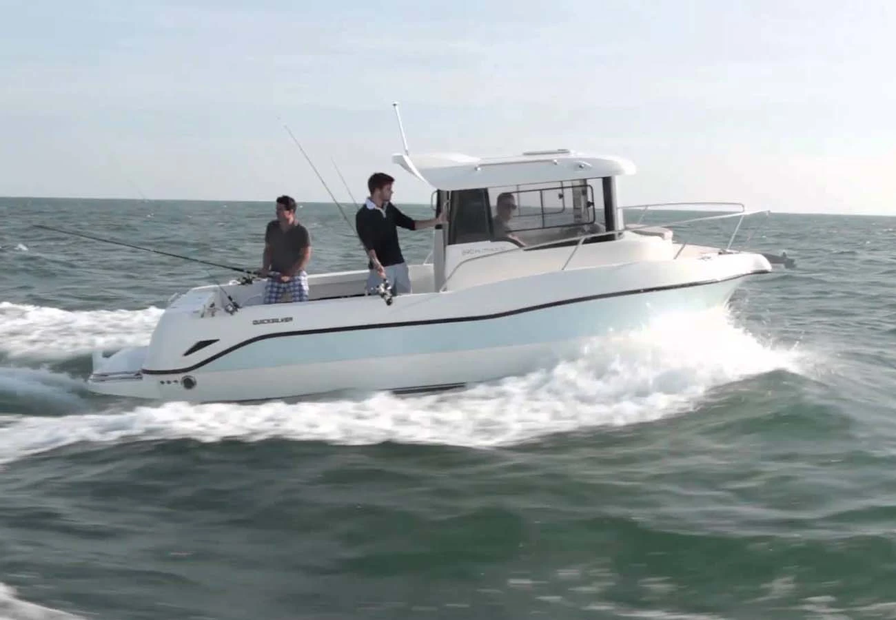Arvor 690