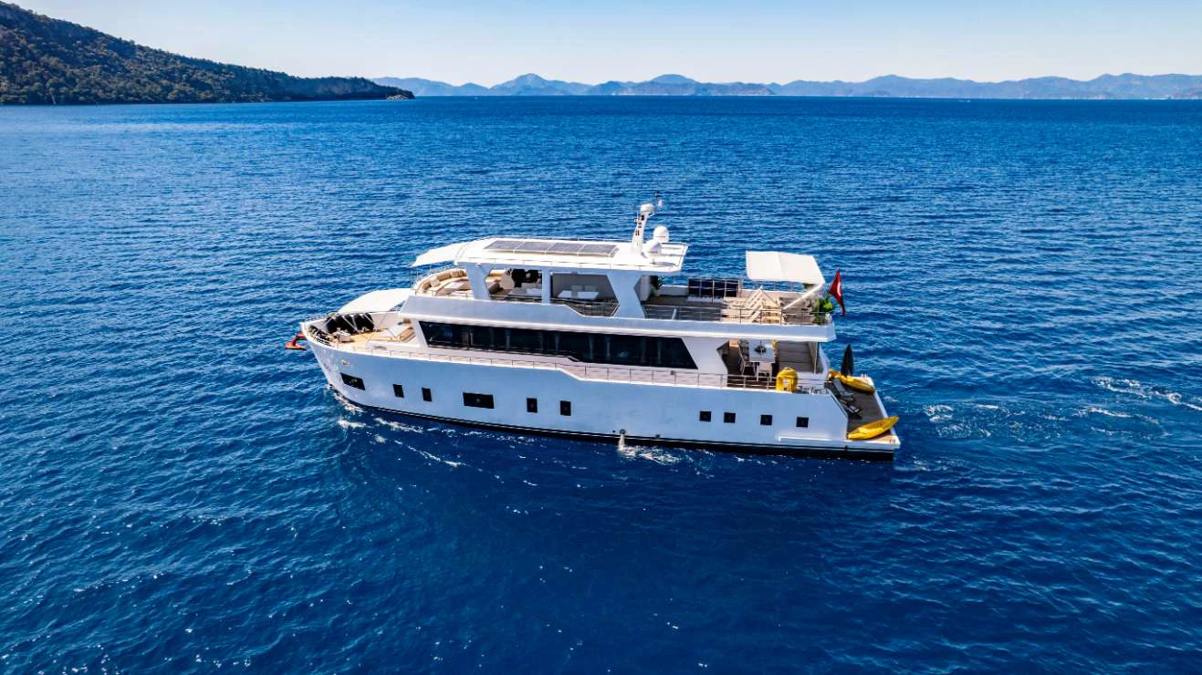 M/Y Lila