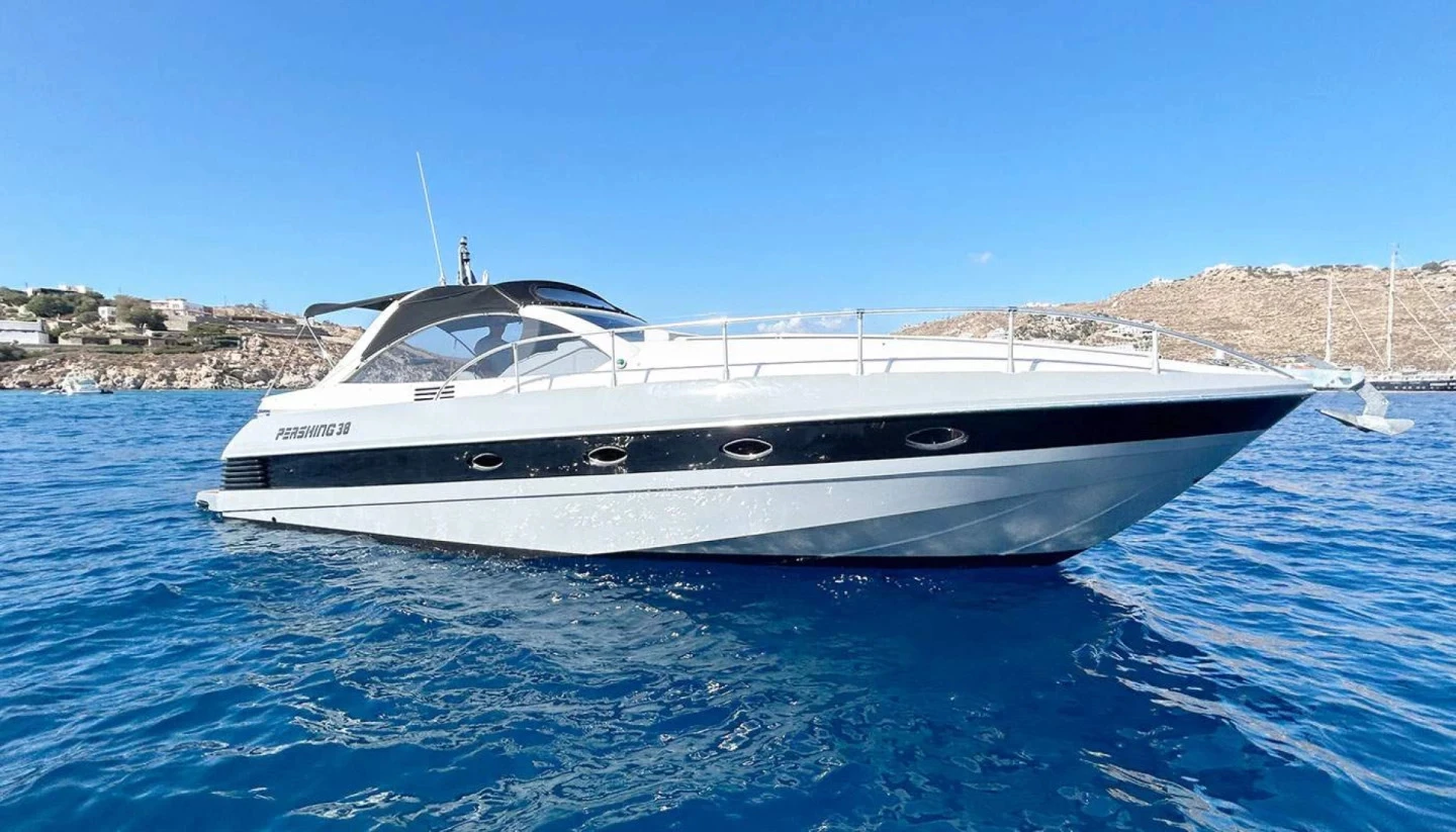 Pershing 38