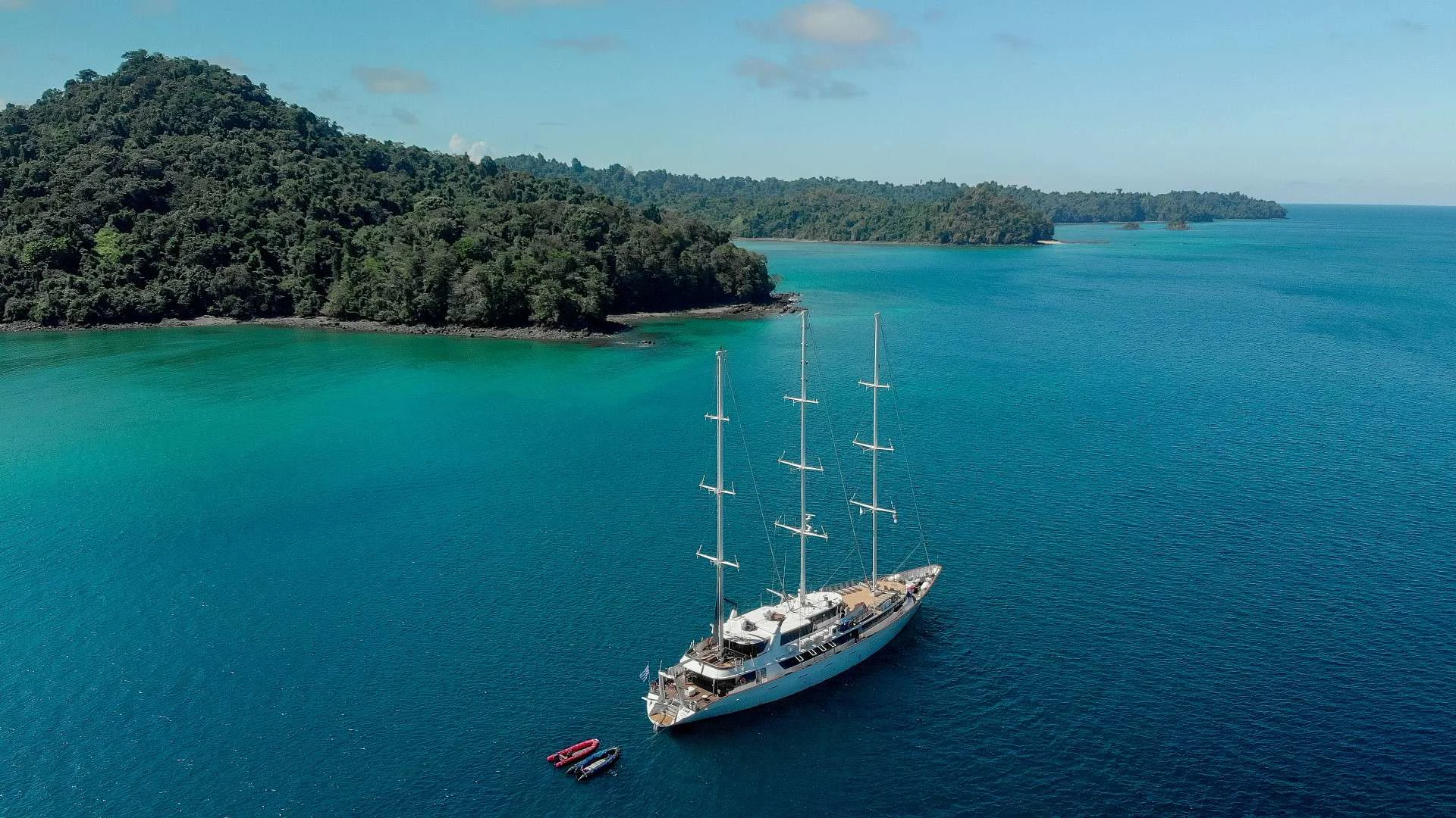 Yacht