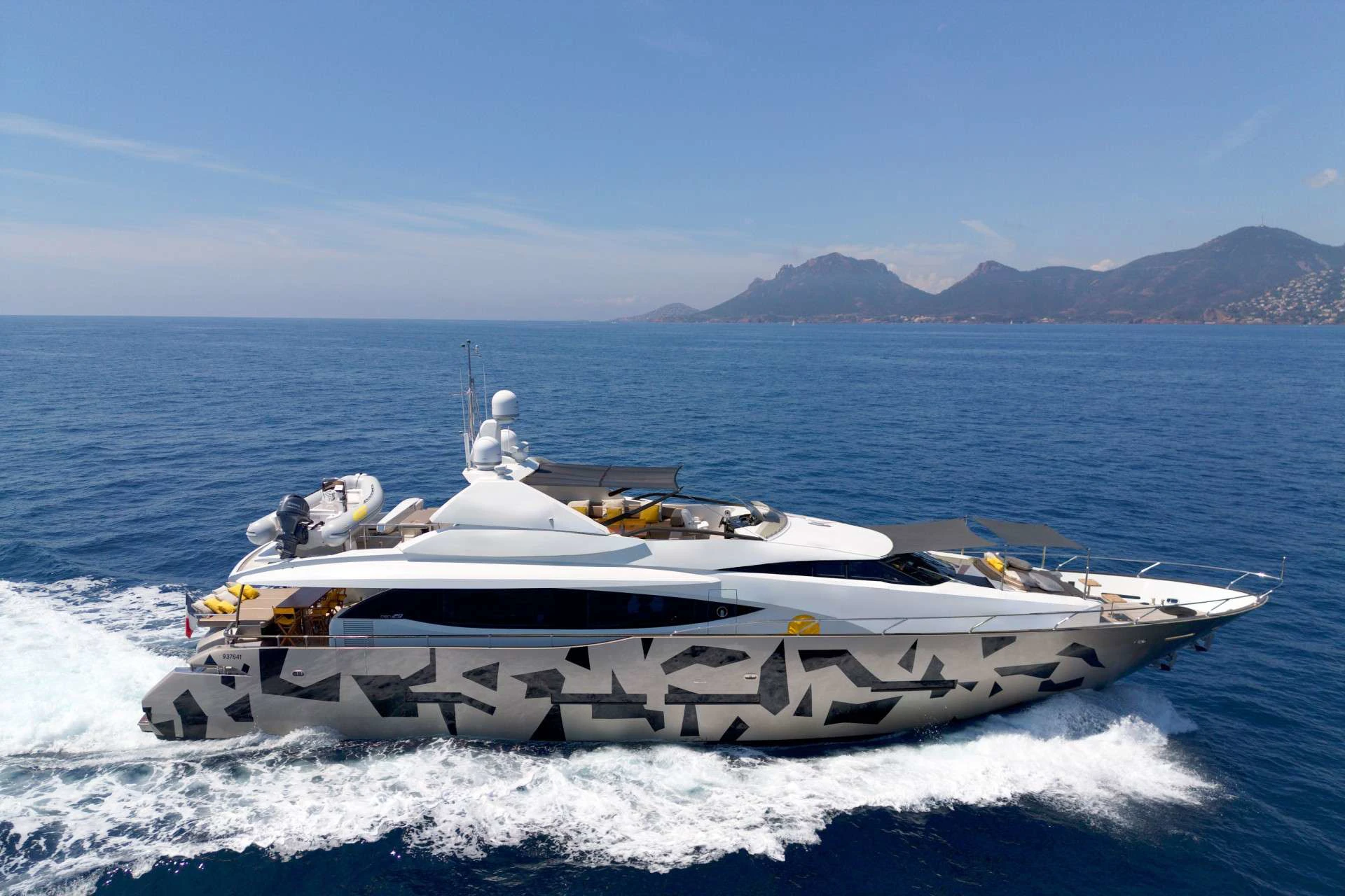 M/Y Quantum