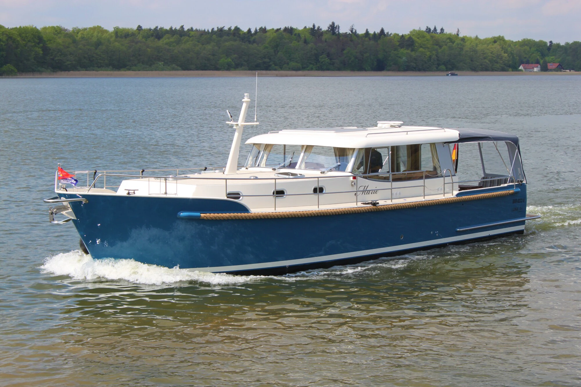 Luna 44