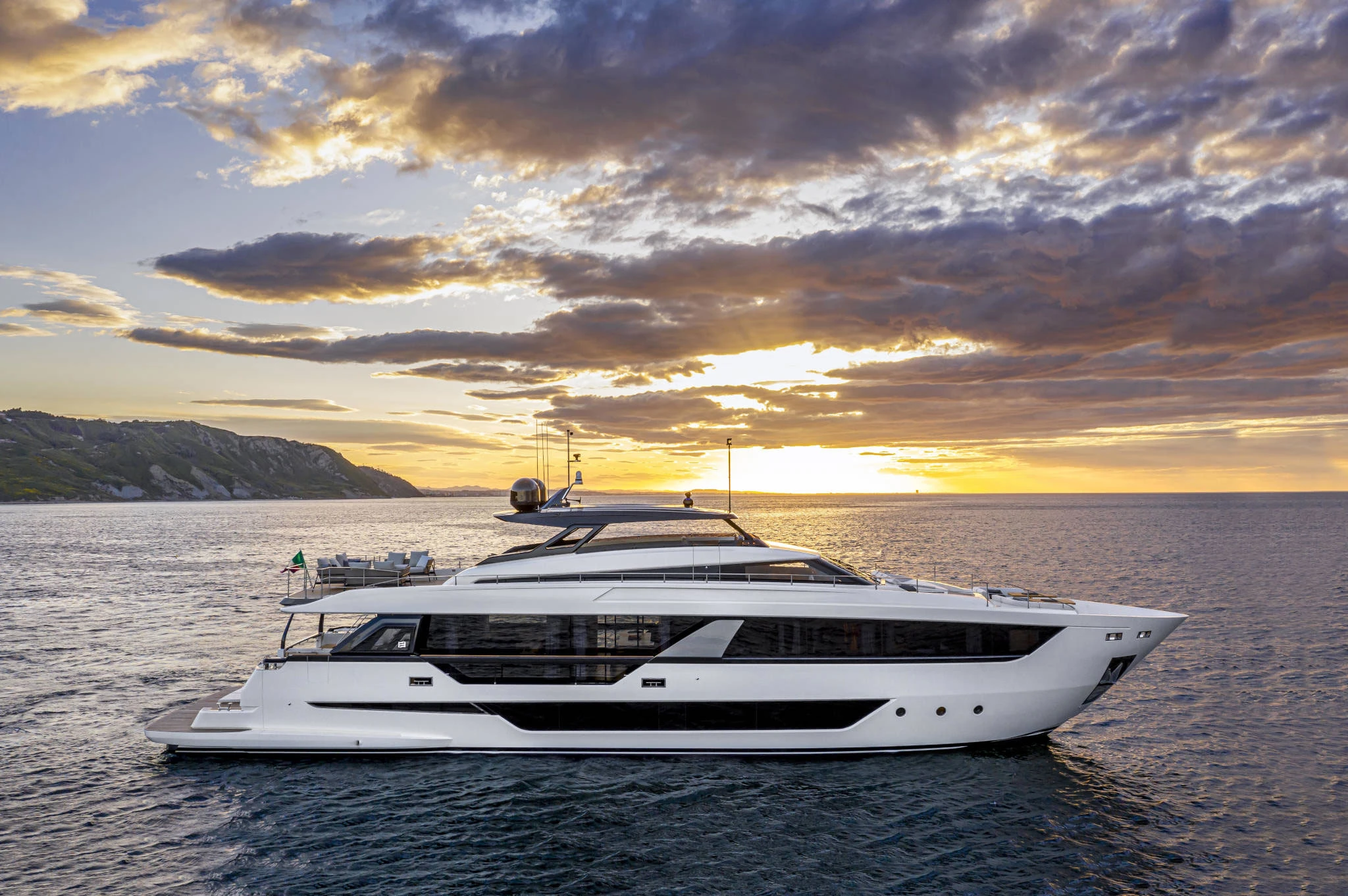 Ferretti 1000