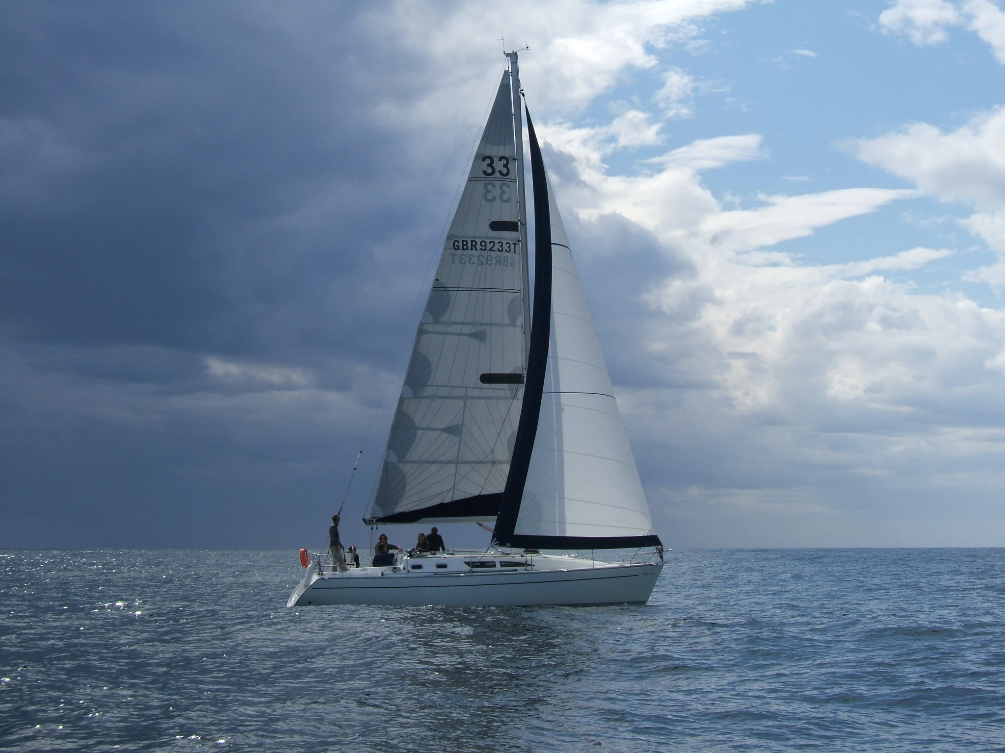 Sun Fast 37