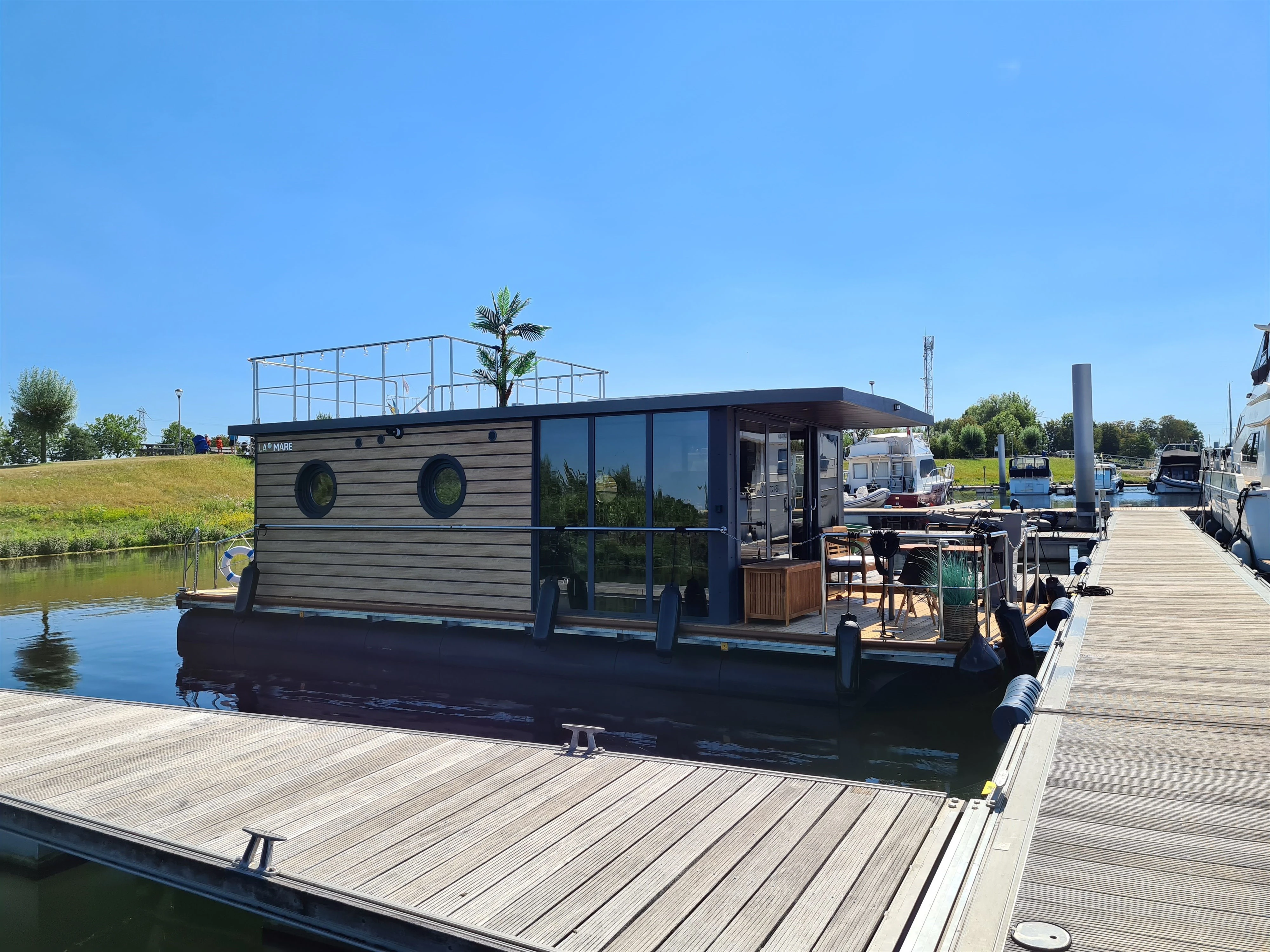 Houseboat La Mare L