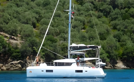 Lagoon 42