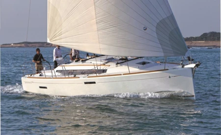 Sun Odyssey 379