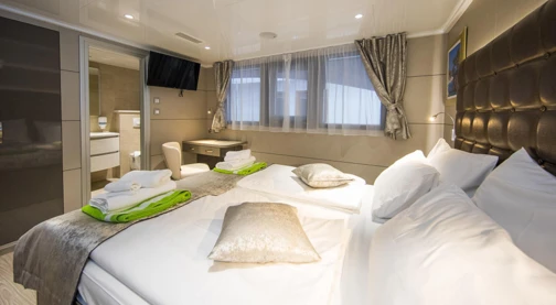 Double cabin - Main deck
