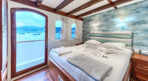 Camarote con cama doble