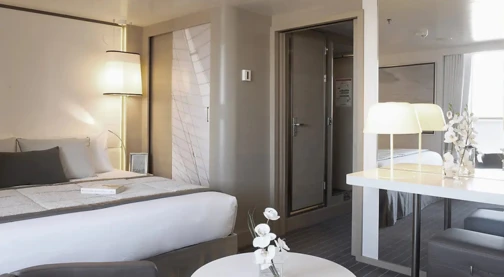 Deluxe suite deck 6