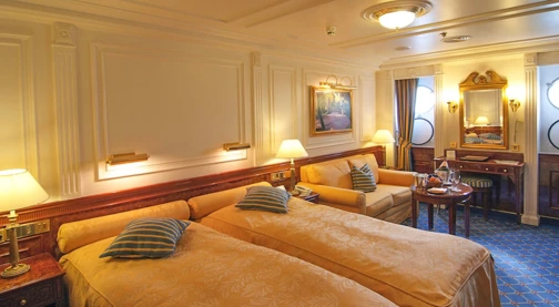 Cat E Deluxe Staterooms - Cabin Deck