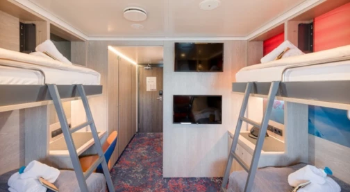 Cabine quadruple avec hublot