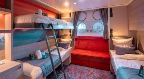 Cabine triple avec hublot