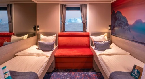 Cabine double avec fenêtre