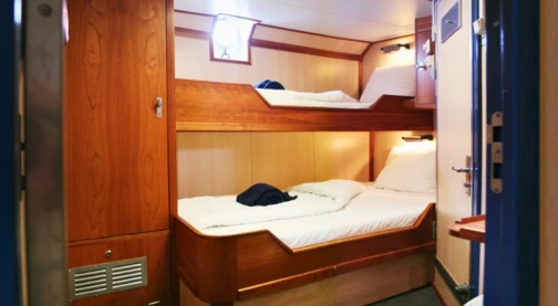 Cabine double avec hublot