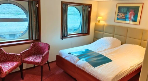 Cabine deluxe avec hublot ouvrable – Pont supérieur