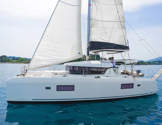 Lagoon 42