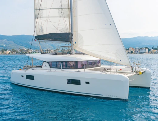 Lagoon 42