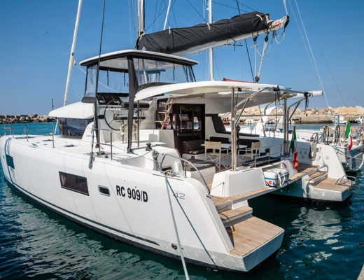 Lagoon 42