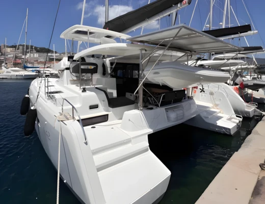 Lagoon 42