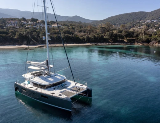 Lagoon 52