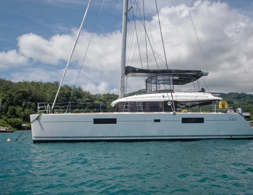 Lagoon 560