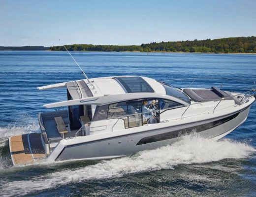 Sealine C390