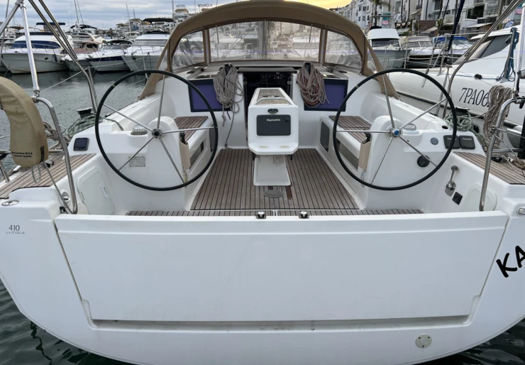 Dufour 410 GL Marbella | Váruna