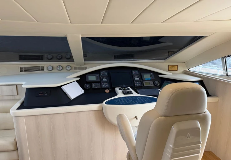 Amer 86 Port de Naples | JAUNI
