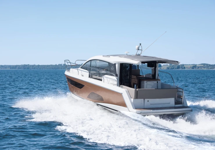 Sealine C330 Veruda | FLOW