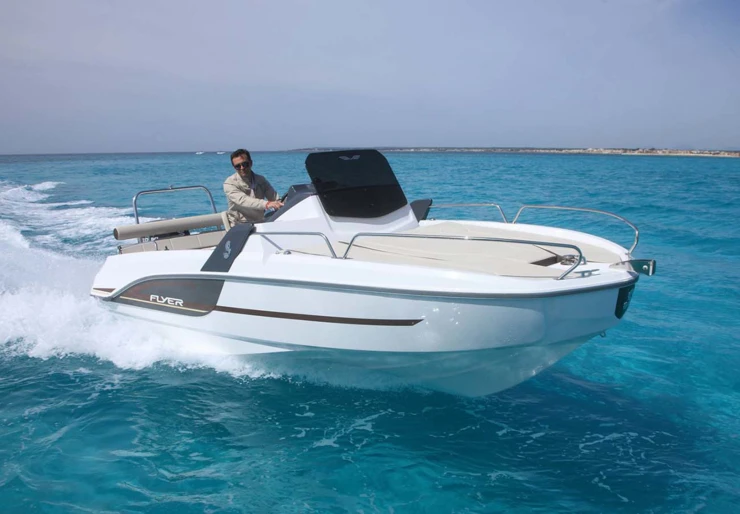 Flyer 6.6 Sundeck Puerto de Split | NN