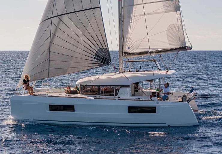 Lagoon 40 Road Town | Noble Shadow